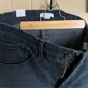 Good American Women’s Cropped Dark Gray Skinny Jeans